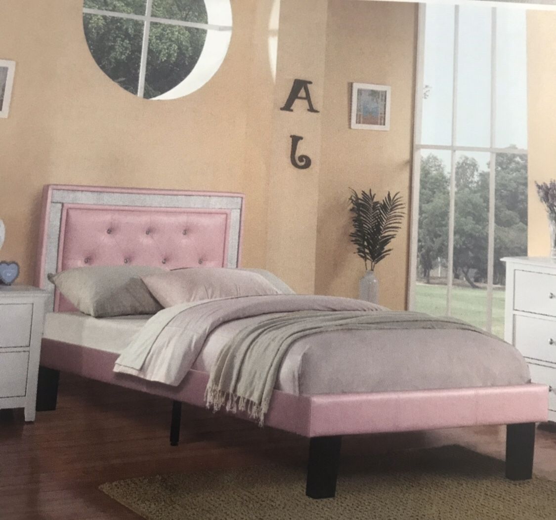 La Casa Furniture & Mattress 809 E. 6th Street, Corona, CA 92879