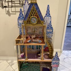Cinderella Doll House 
