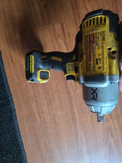20V MAX Cordless 1/2 in. Impact Wrench (Tool Only)
