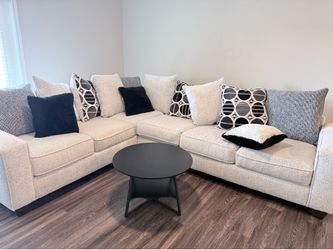 Sectional w/ table