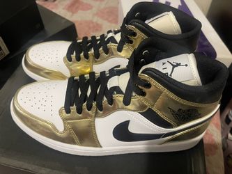 Jordan 1 Mid Se Gold