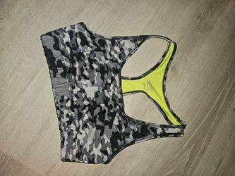 Size L sports bra (got wrong size) never worn
