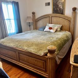 Ashley Bedroom Furniture Set 500$ Cash Only