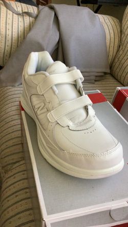 New Men’s 13 2E New Balance Leather Walking Shoes
