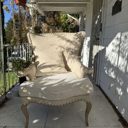  Oversized Upholstered Accent Chair – Great Condition! ✨