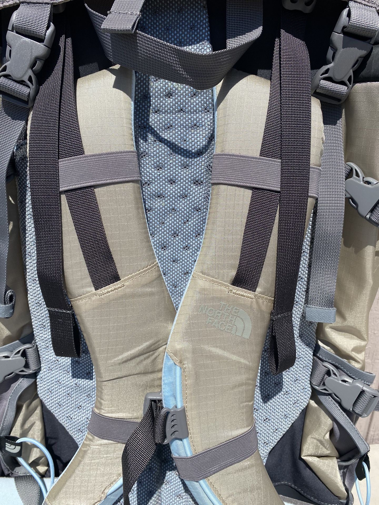 New With Tags!! The North Face Crestone 60 Backpack (Women