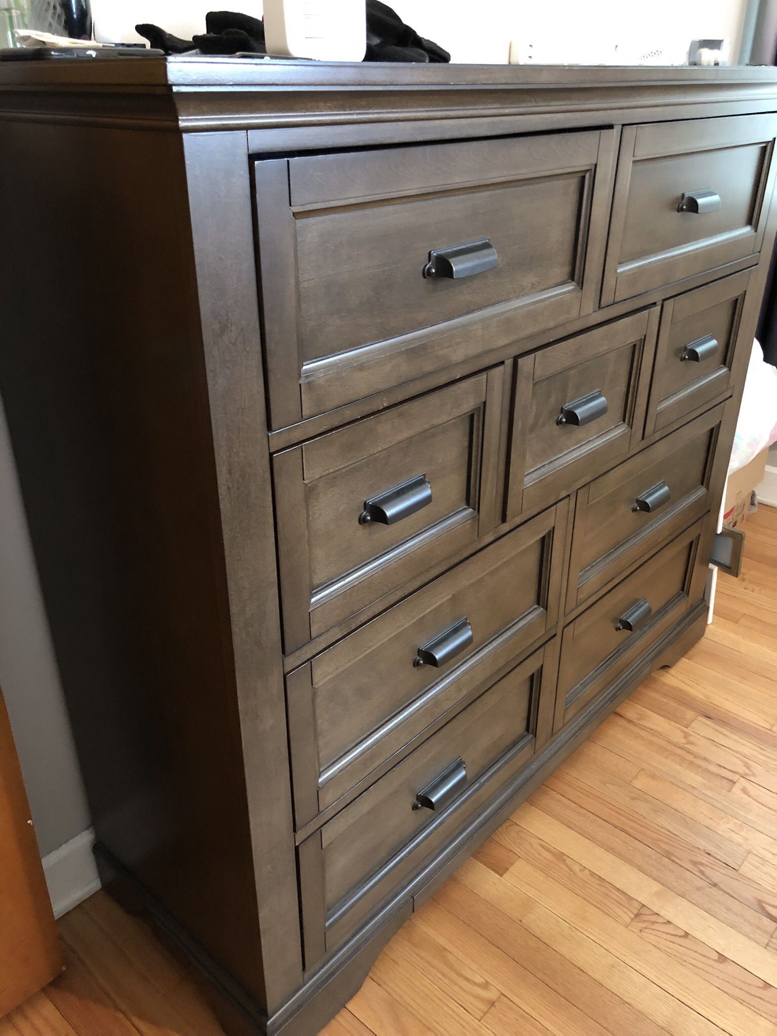 Dresser - 9 Drawers