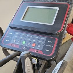ELLIPTICAL TRAINER