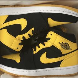 Jordan 1 Mid “New Love” – Size 11