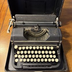 Underwood Typewriter 1900s 