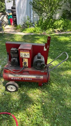 Vintage Magna Force 10 Gallon Air Compressor
