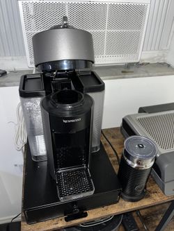 Nespresso Evoluo Piano Black