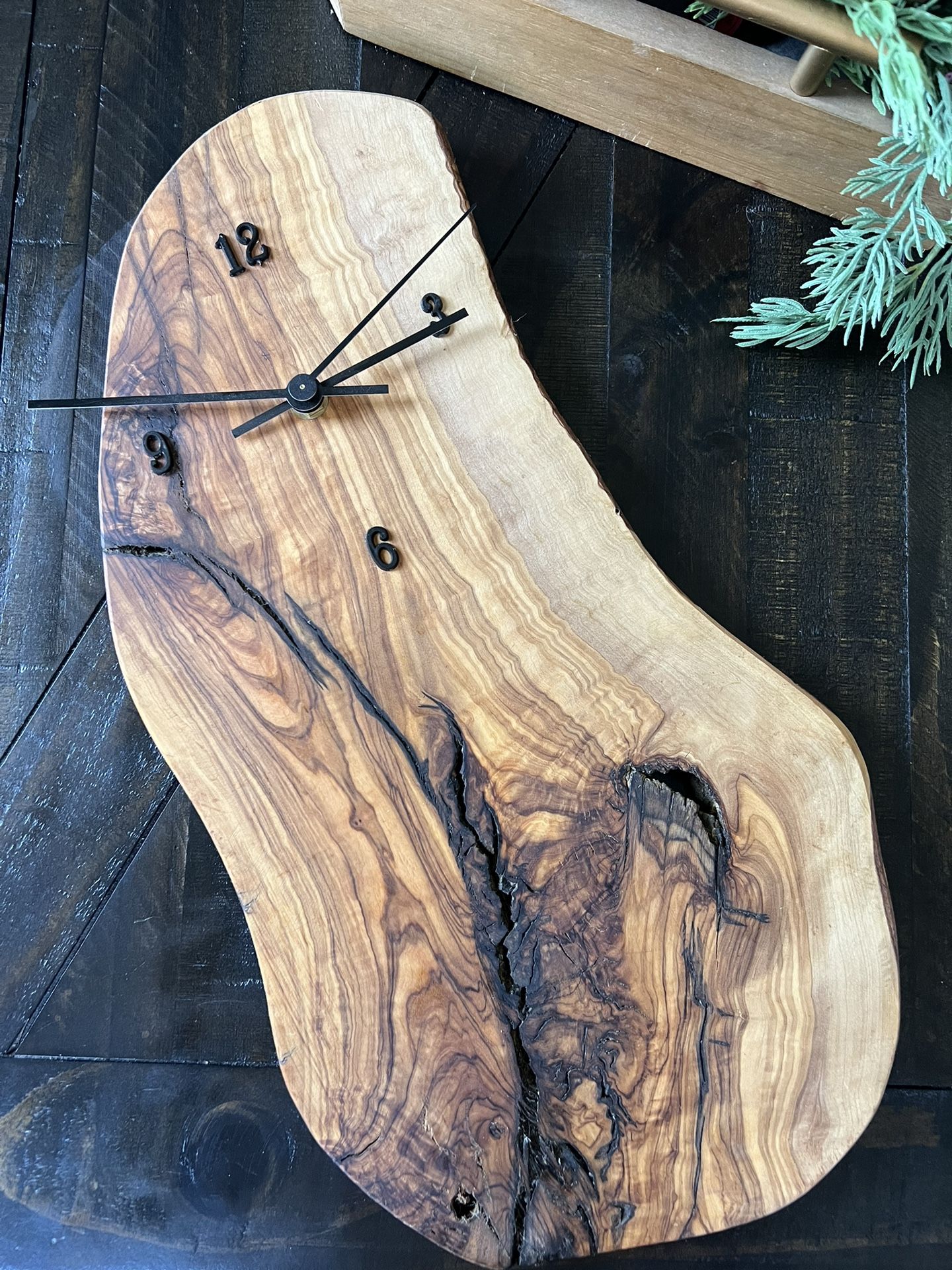 New! Handmade clock Made Of Olive Wood