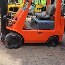 Toyota 4000 Libras 