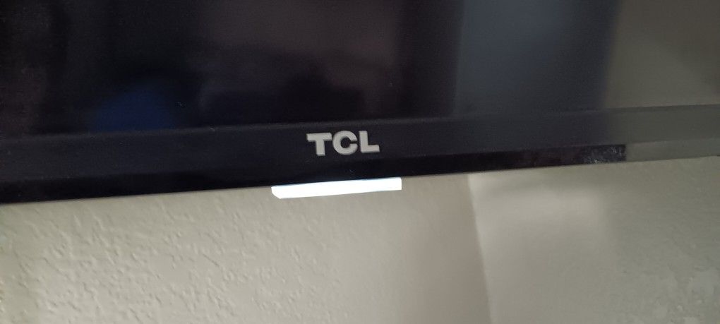TCL 42 IN ROKU TV WITH REMOTE