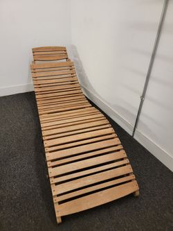 Foldable wood daybed
