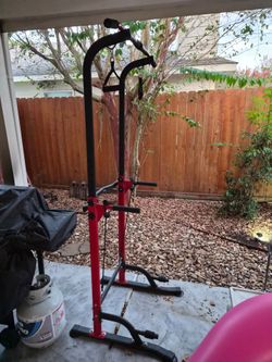 Power Tower Pull-Up and Dip Station