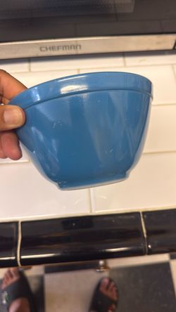 2 Pyrex Nesting Bowls Primary Blue & Flamingo 1.5