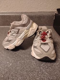 New Balance Kids Sneakers Gray Red 5c