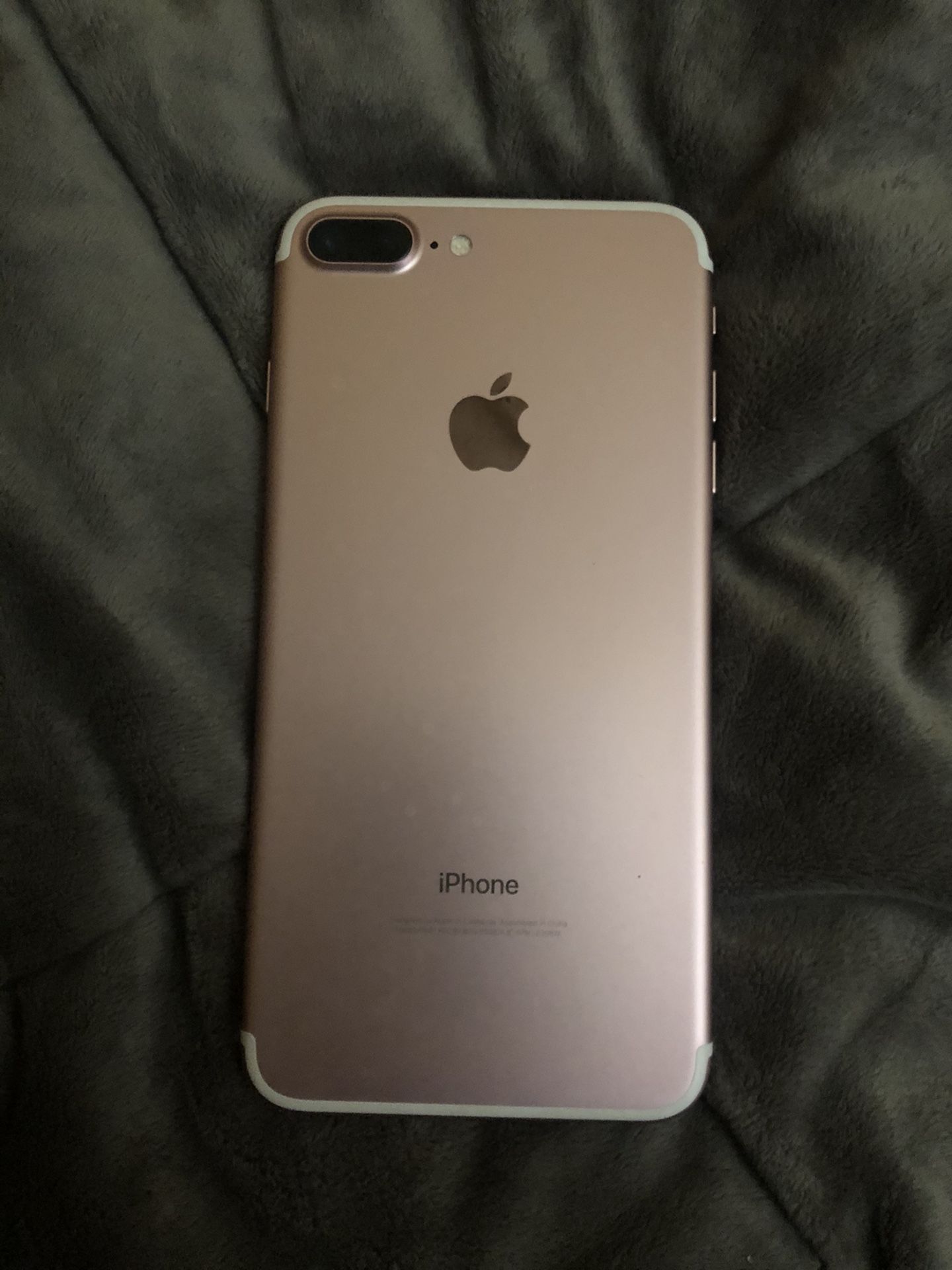 UNLOCKED IPHONE 7 RG 32GB for ANY carrier