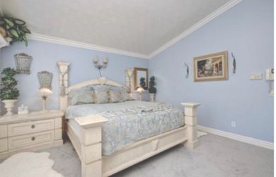 King size Bedframe & mattress side dressers