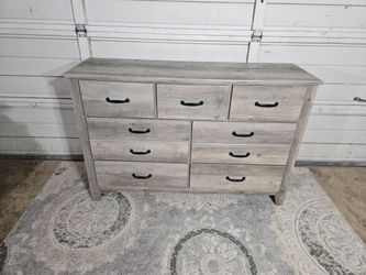 7-Drawer Dresser, Good Conditions 👍, Gray Color, Measurement: W 53" × D 15.5" × H 35"