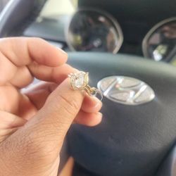 Gold Ring For Your Girl Or Sum