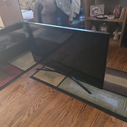 Samsung 42in Flat Screen With Roku! 