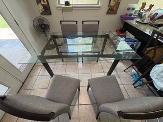 Glass Table with 4 Chairs