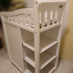 CHANGING TABLE