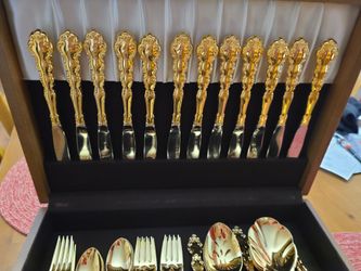 Gold Plated Silverware. Vintage 76 pieces. Never https://offerup.com/redirect/?o=dXNlZC5uZXc=
