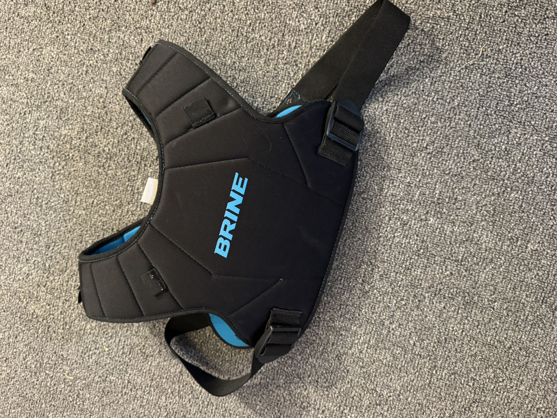 Brine Youth Uprising II Lacrosse Shoulder Pad