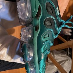 Vapor max Plus City Edition