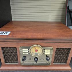 Victorola Fancy Wooden Radio And Record Player Combo