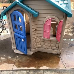 Little Tikes Outdoor Play House