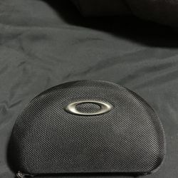 Large Oakley Case W/ Cloth