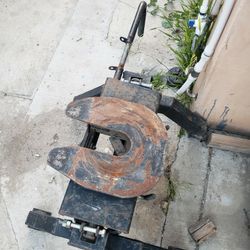 Fifth Wheel Tow Hitch