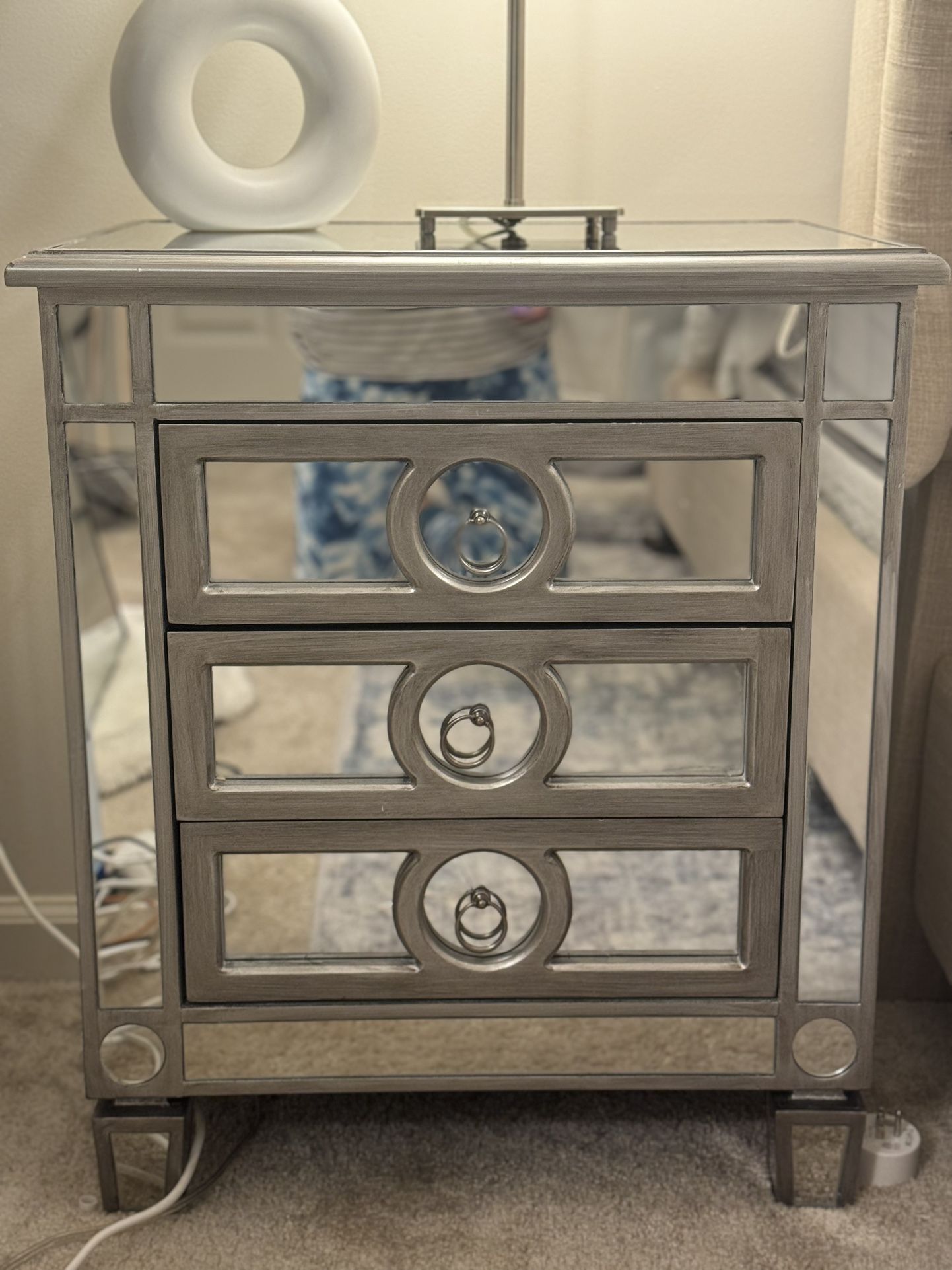 Pair of Nightstands/Accent table