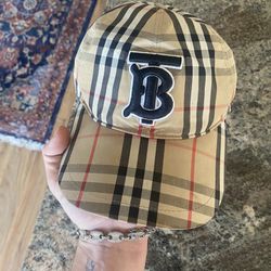 Woman’s Burberry Hat