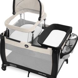 Graco Pack n Play with Bassinet and Changing Table 