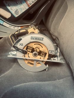 DEWALT-20-Volt-MAX-Cordless Circular-Saw-Tool-Only-DCS391B/(contact info removed)41