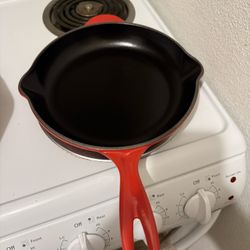 Le Creuset Enameled Cast Iron Classic Skillet, 9", Cerise