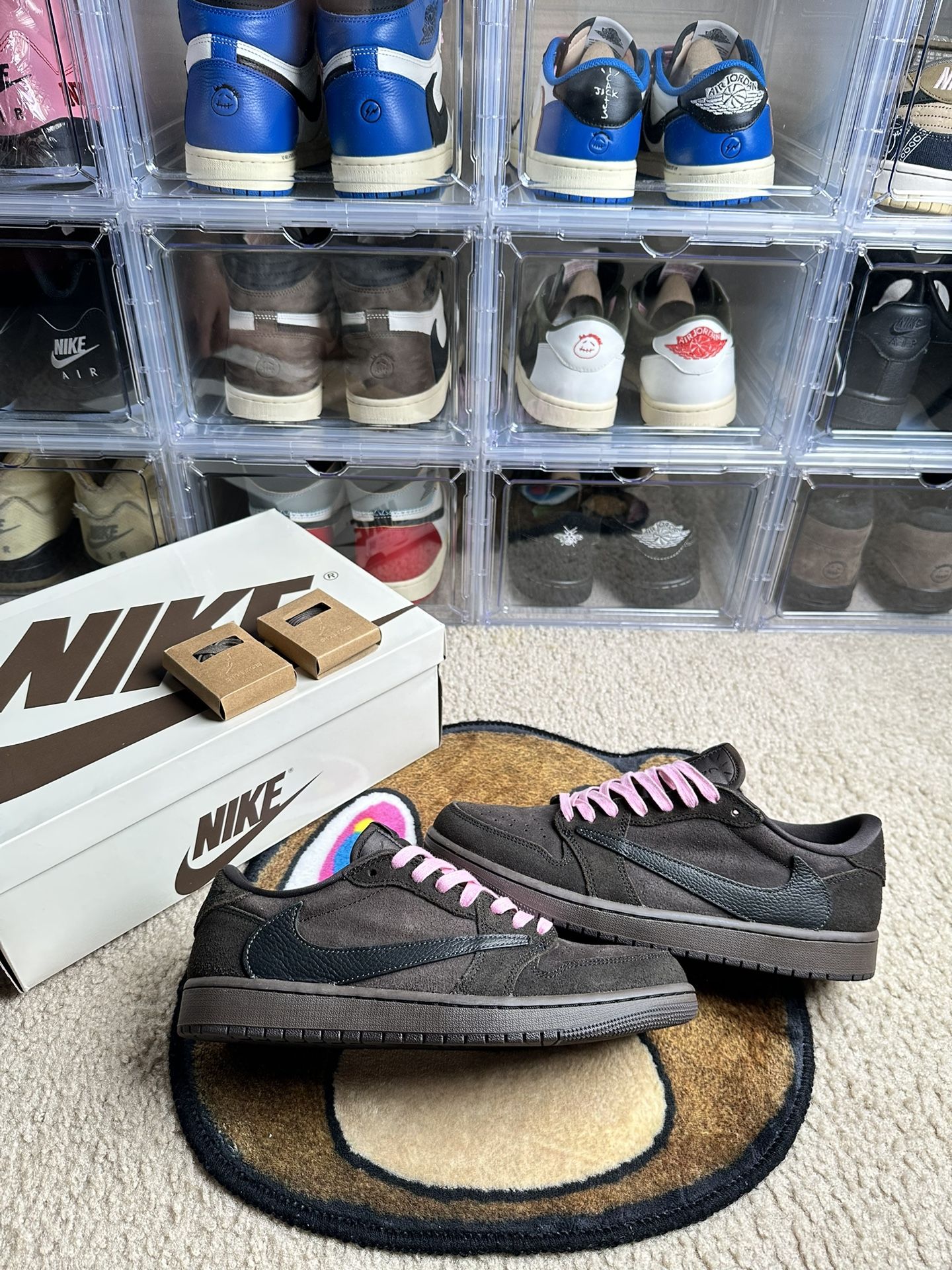 Jordan 1 Low OG SP Travis Scott ‘Velvet’