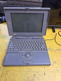 Apple Macintosh PowerBook 170 Vintage Laptop