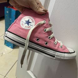 Girl Converse
