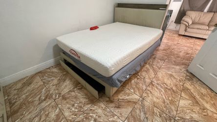 Cama con box, colchon y gavetero