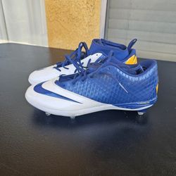 Football cleats