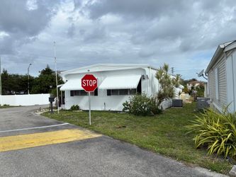 2 beds 2 baths Mobile Home