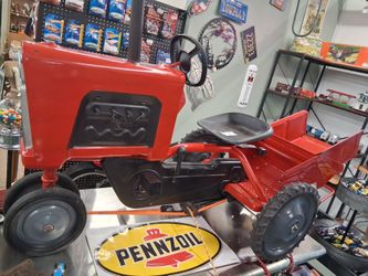 VINTAGE TRACTOR
