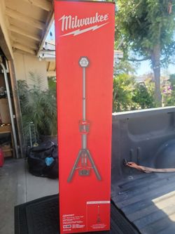 MILWAUKEE M18 18V LITHIUM-ION CORDLESS ROCKET DUAL POWER TOWER LIGHT ( TOOL ONLY  )